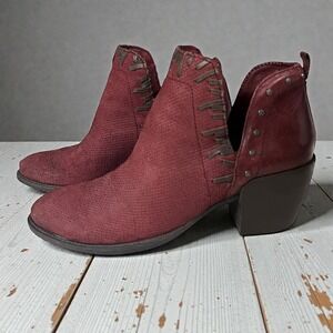 OTBT Ankle Boots Burgundy Size 8‎ Snakeskin Cutout Block Heel Studded